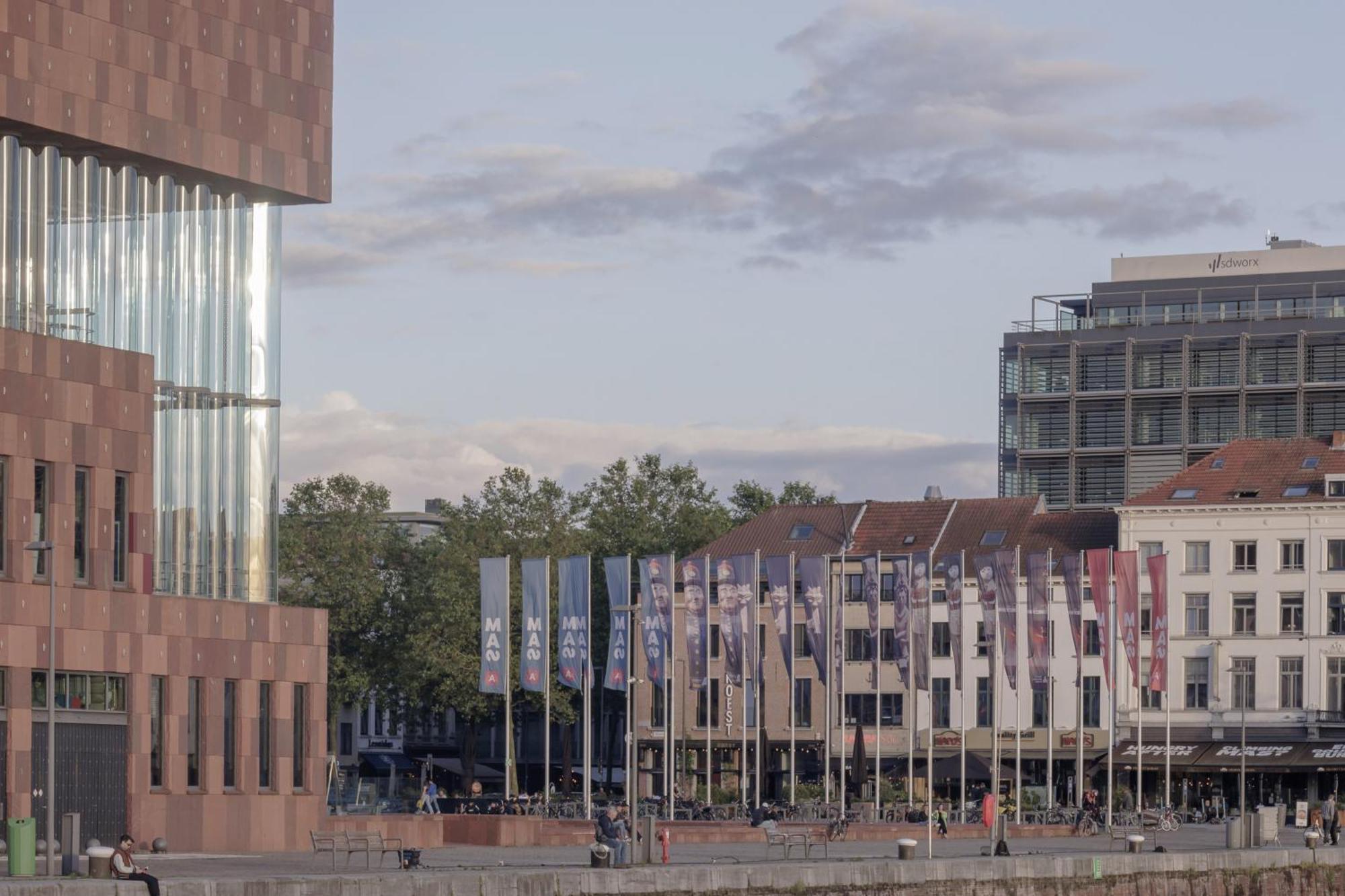Re-Claimed Loft Apartment Antwerpen Bagian luar foto